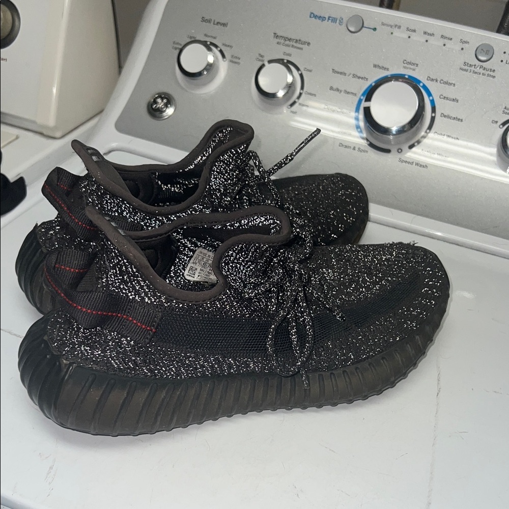Men's Black Adidas V2 Yeezy 350 size 11 black refekctive - Picture 3 of 6